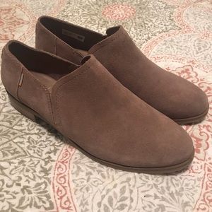 TOMS Shaye Low shoe in taupe gray